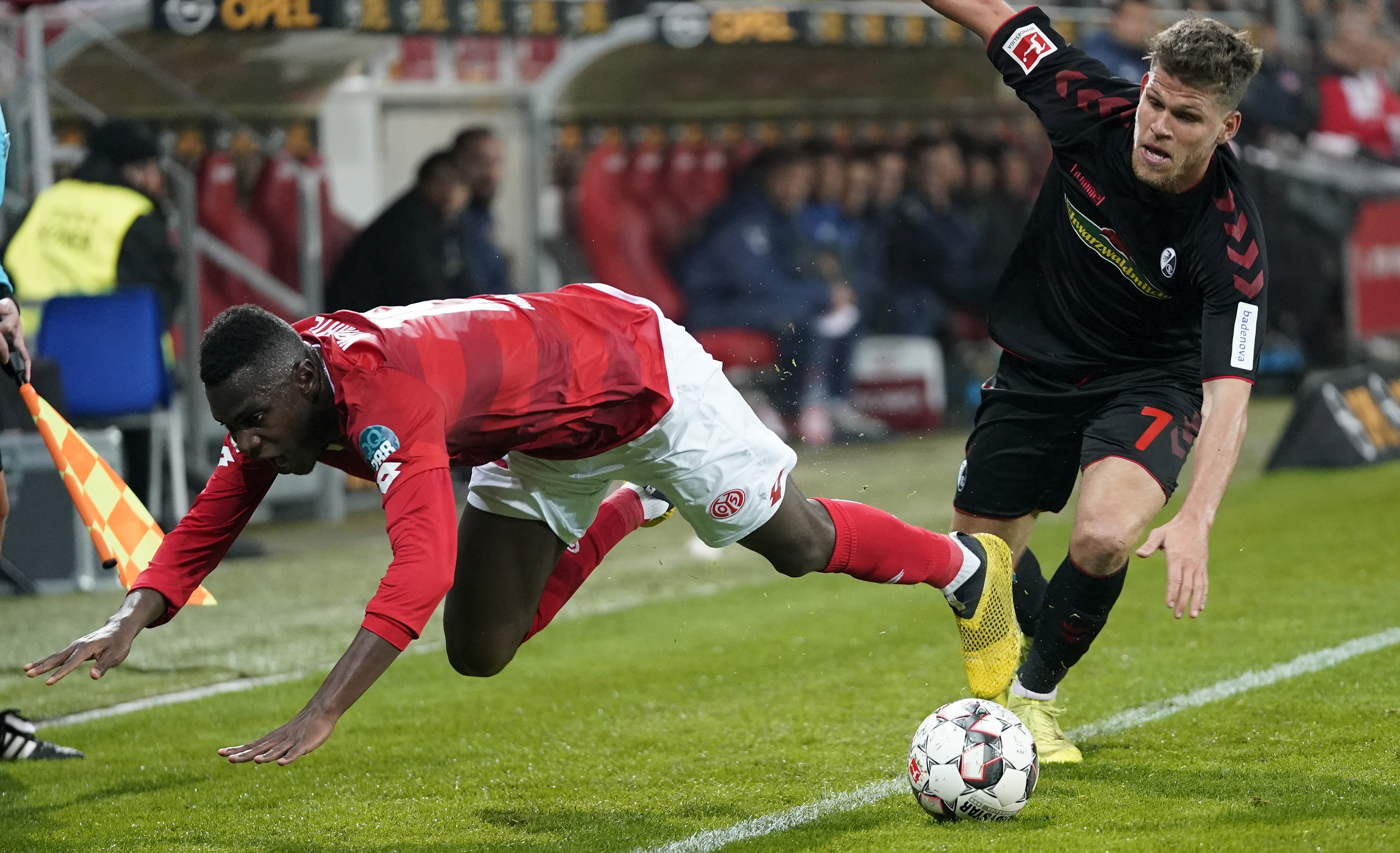 弗赖堡主场告捷，取得积分稳中有升