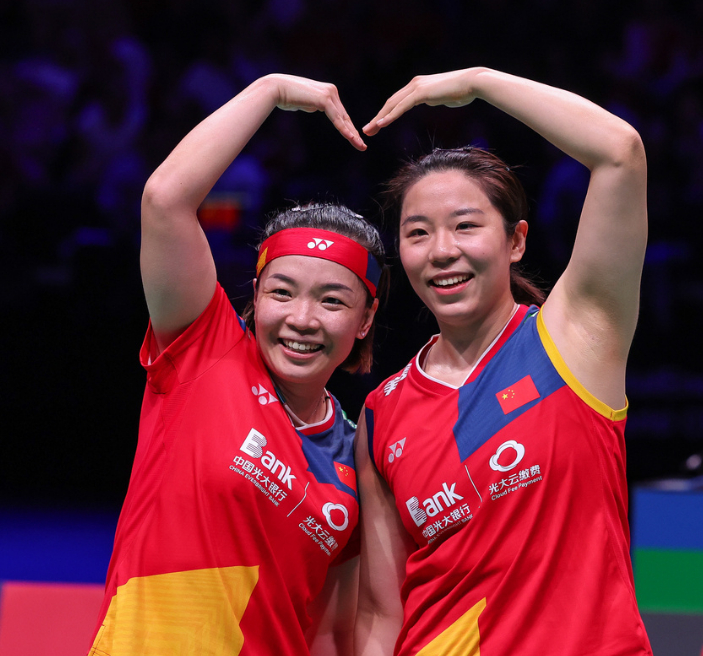 包含英格兰羽毛球队强势印尼羽毛球队，马琳关键制胜的词条