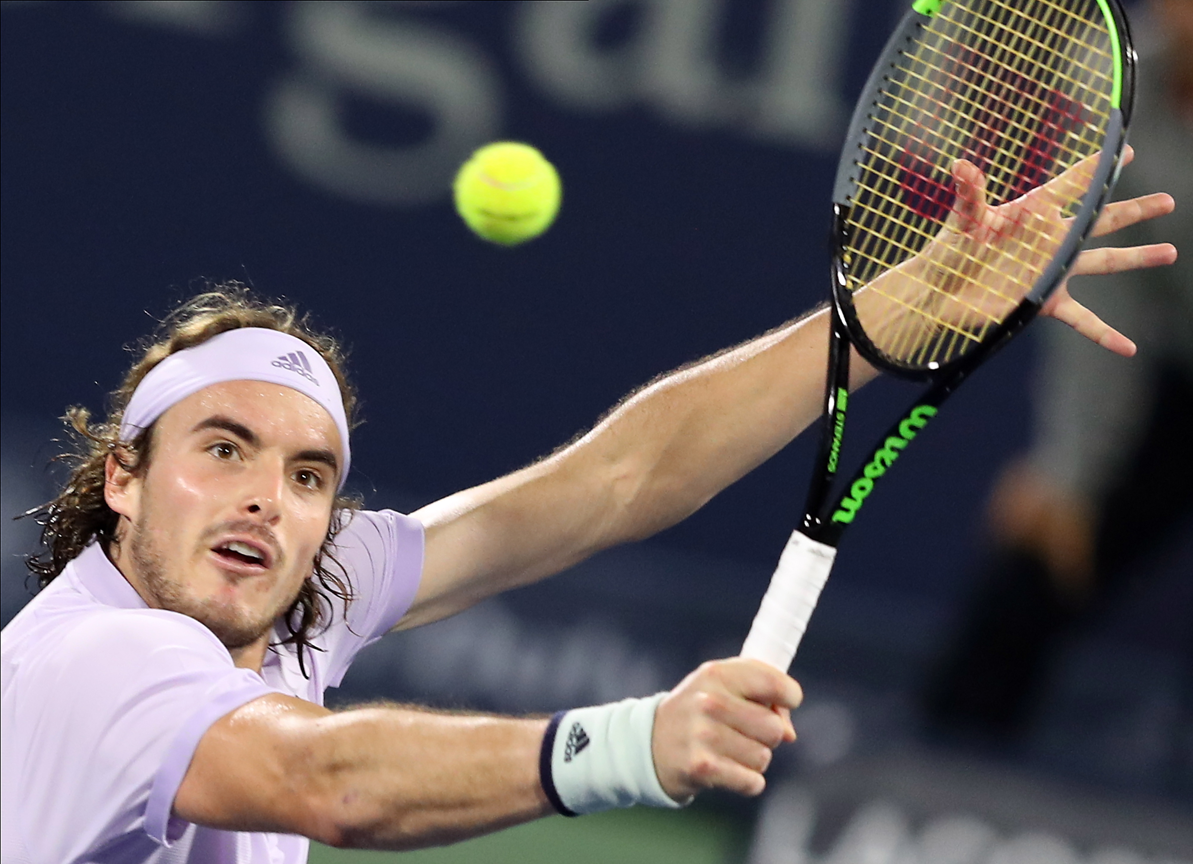 关于美国网球队险胜日本网球队，西西帕斯关键制胜的信息