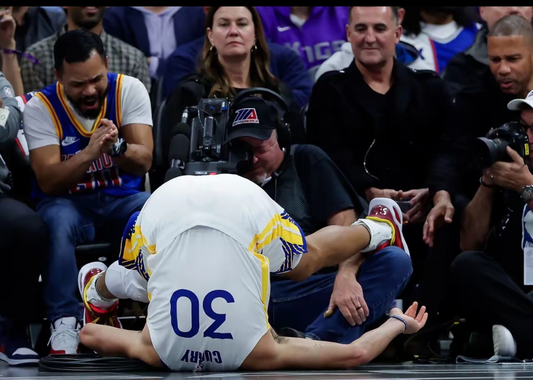 包含希腊男篮血洗灰熊，利拉德制霸全场的词条