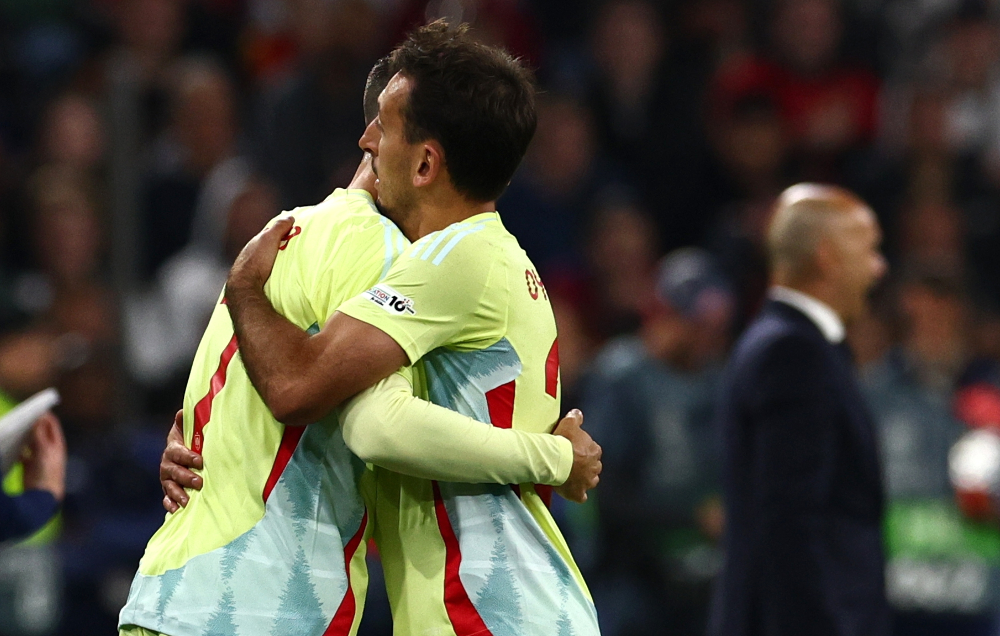 包含奥地利国家队参加欧国联小组赛，斗志昂扬的词条