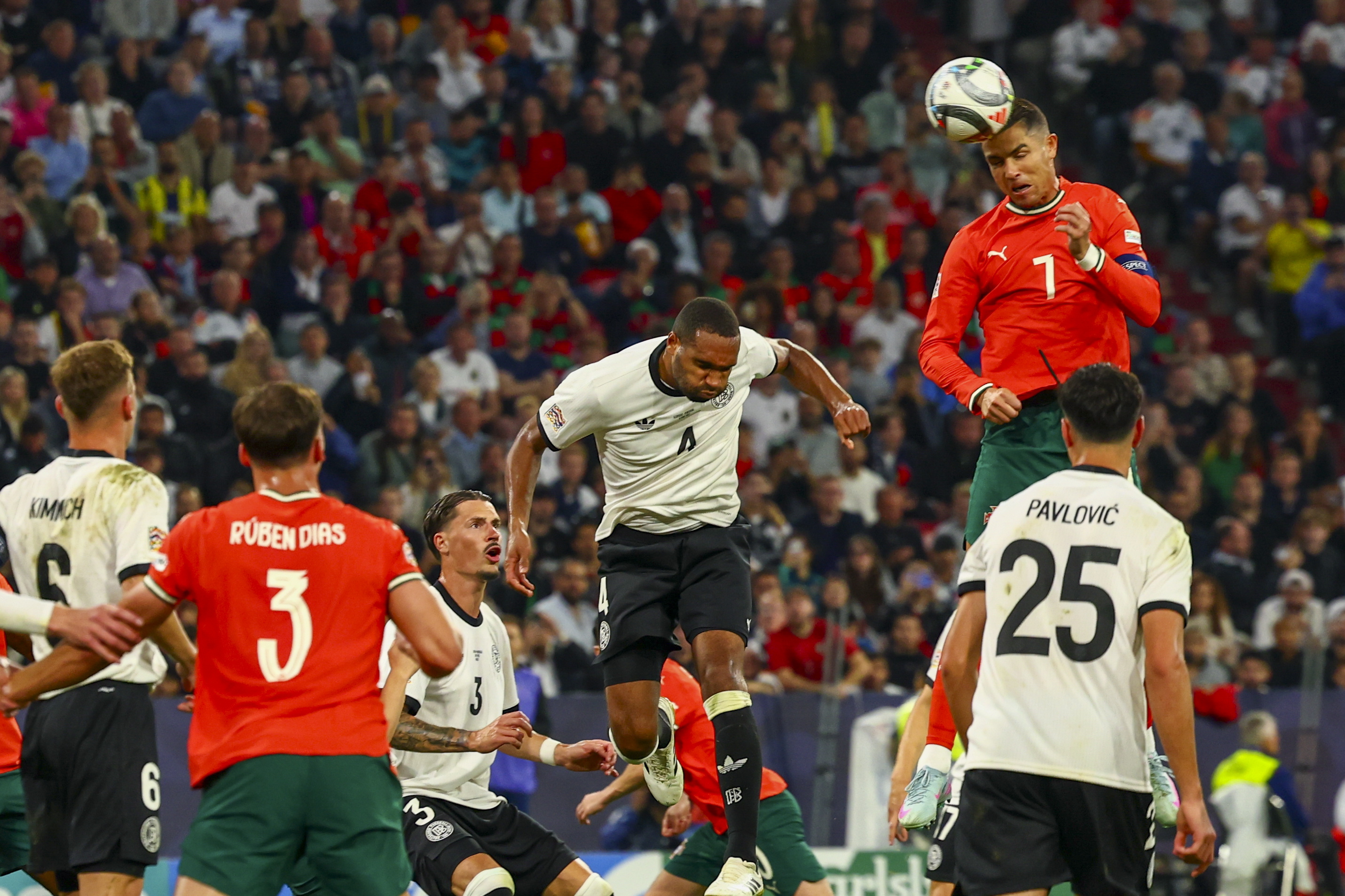 包含奥地利国家队参加欧国联小组赛，斗志昂扬的词条