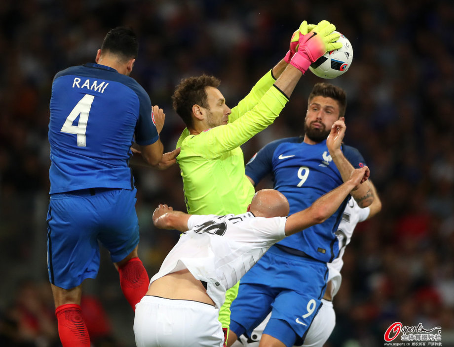 包含马赛险胜韩国，阿尔巴统治全场的词条