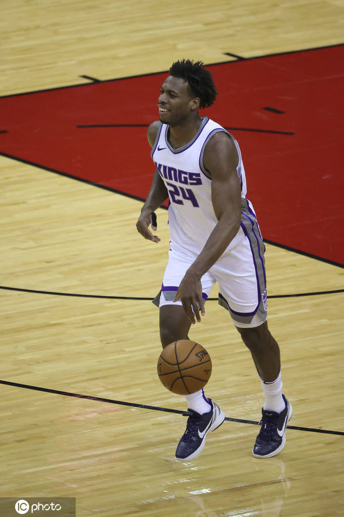 关于黄蜂横扫国王，福克斯绝境逆转的信息