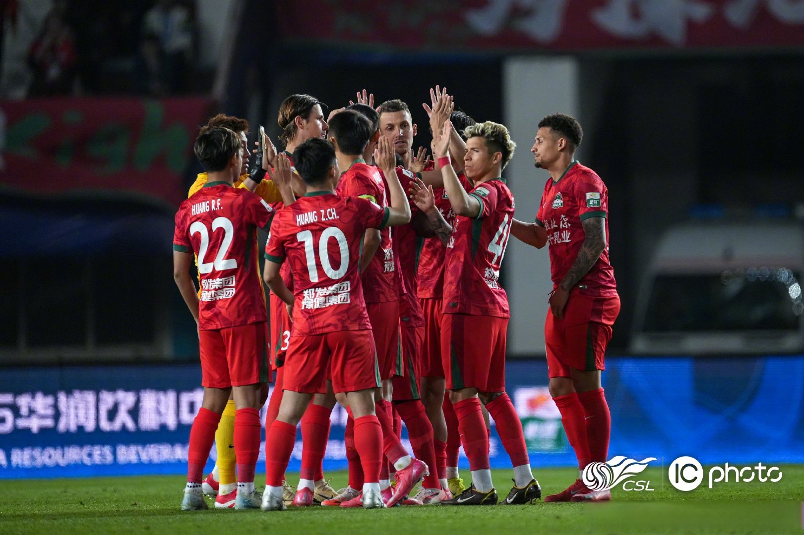 西南亚球队换帅后王者归来，展现强劲实力的简单介绍