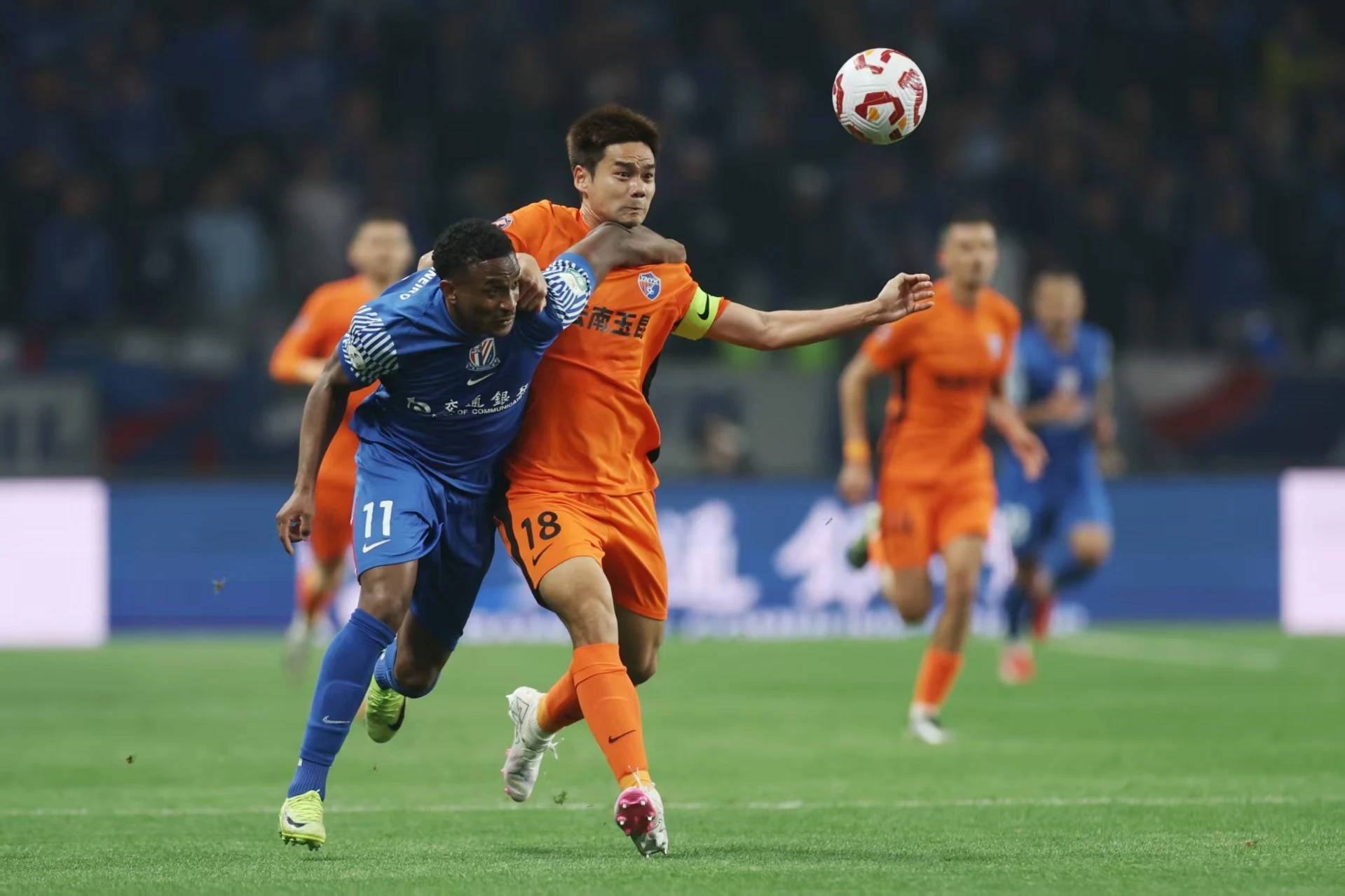 包含申花主场大胜河南建业，继续追赶前列的词条