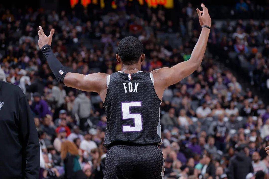 关于国王外线火力全面爆发，助球队终结连败的信息