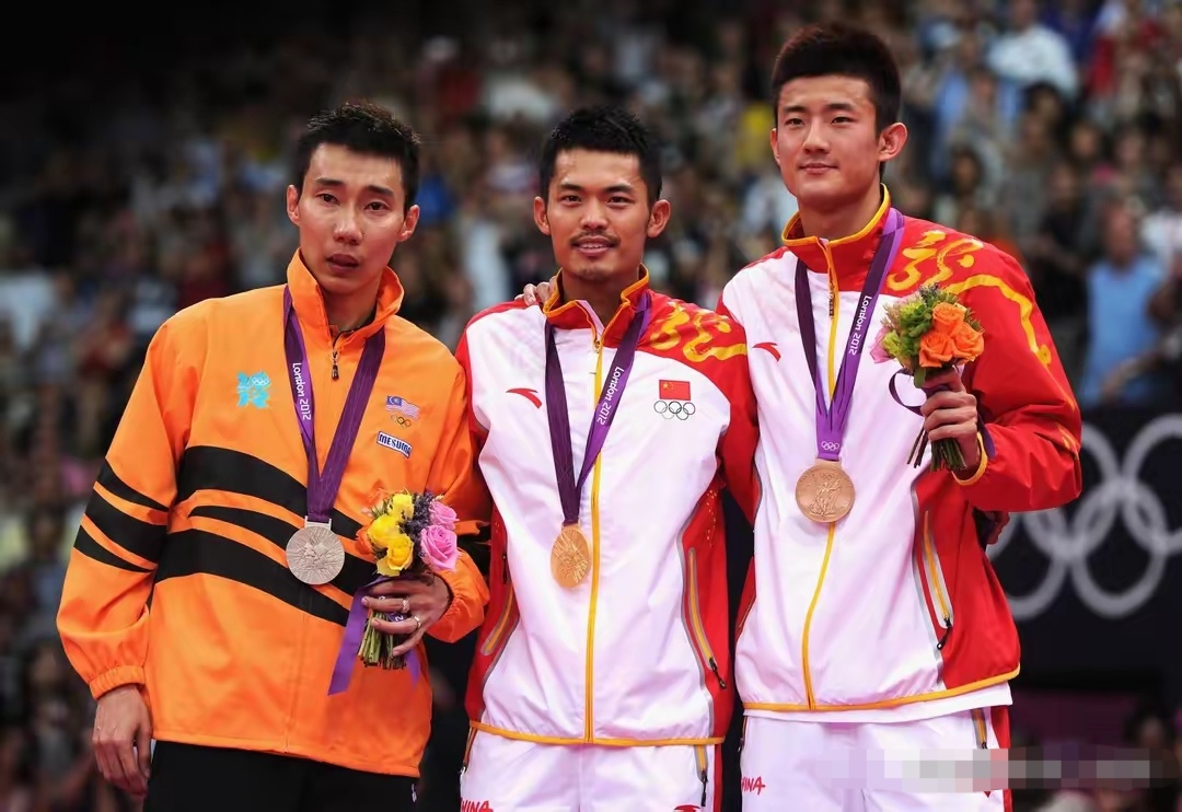 包含传奇运动员再登巅峰，无数观众为之疯狂欢呼的词条