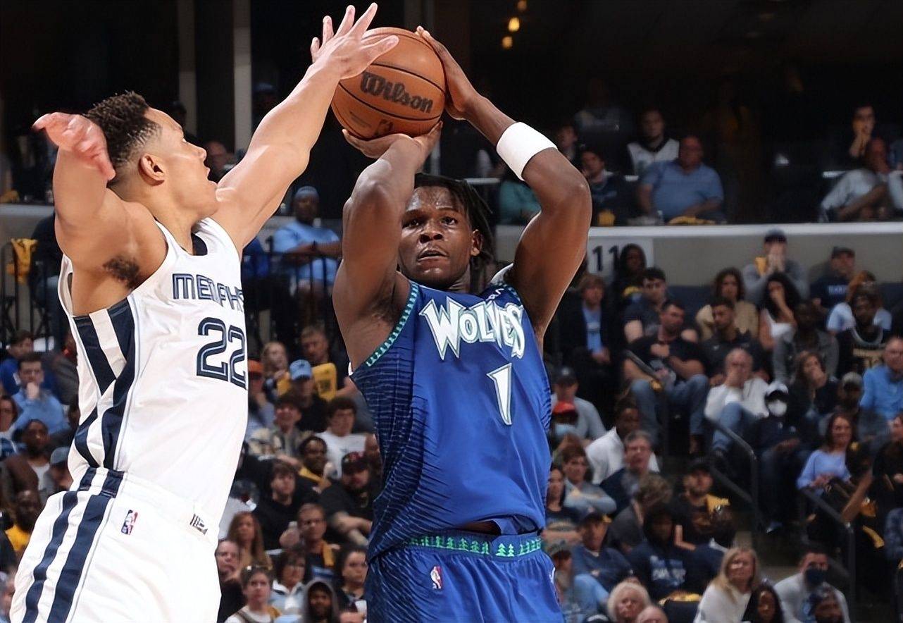 狼队防守出色爆冷取胜,继续前进 狼队防守出色爆冷取胜,继续前进