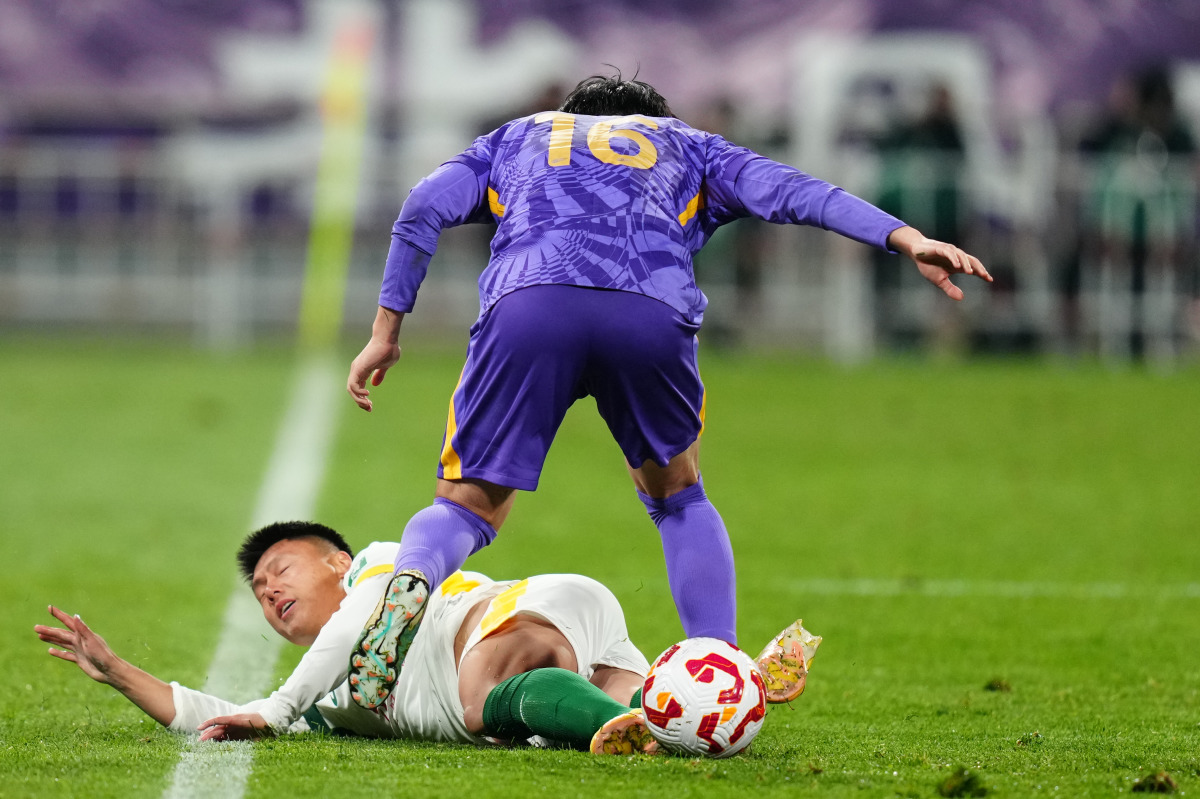 包含国安客场大胜泰达，稳固领跑位置的词条