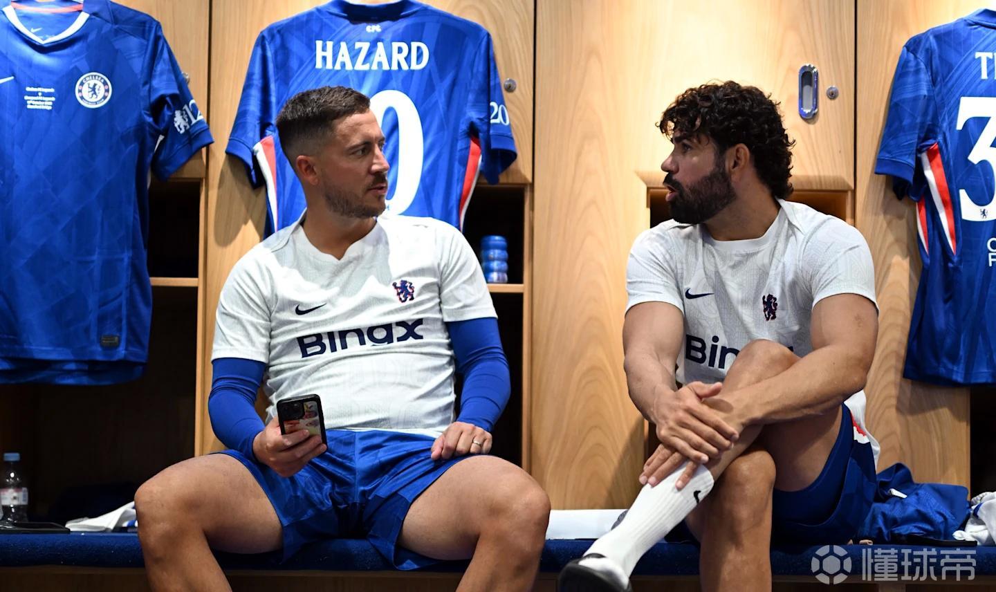 关于传奇球员回归训练场,球迷掌声不断的信息 关于传奇球员回归训练场,球迷掌声不断的信息