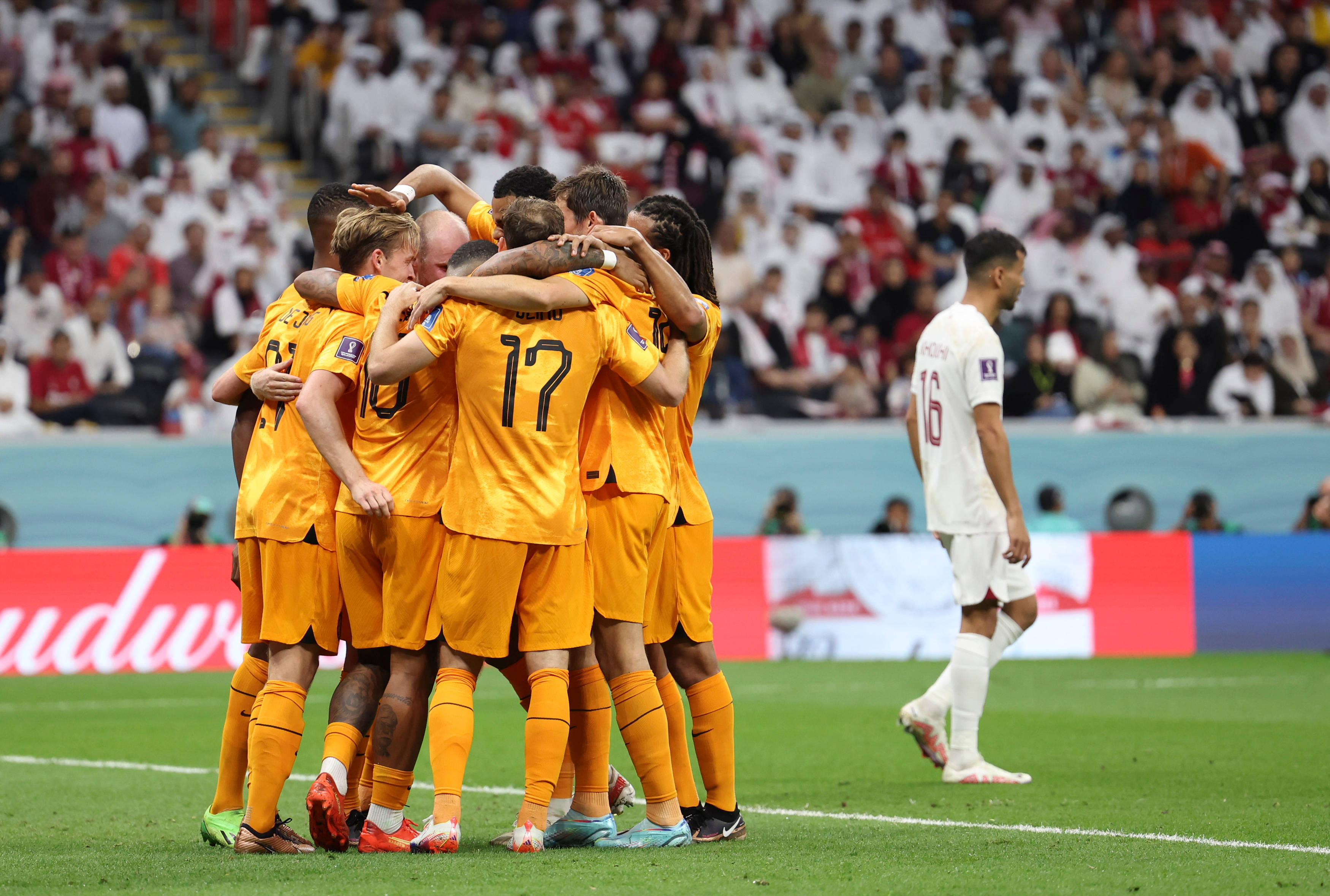 欧国联比赛球队发挥出色，取得胜利