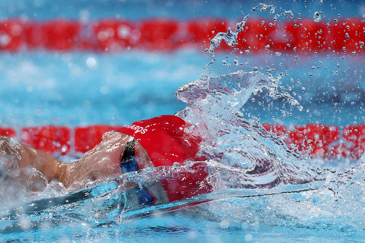 游泳决赛一触即发，攀登事业高峰的简单介绍