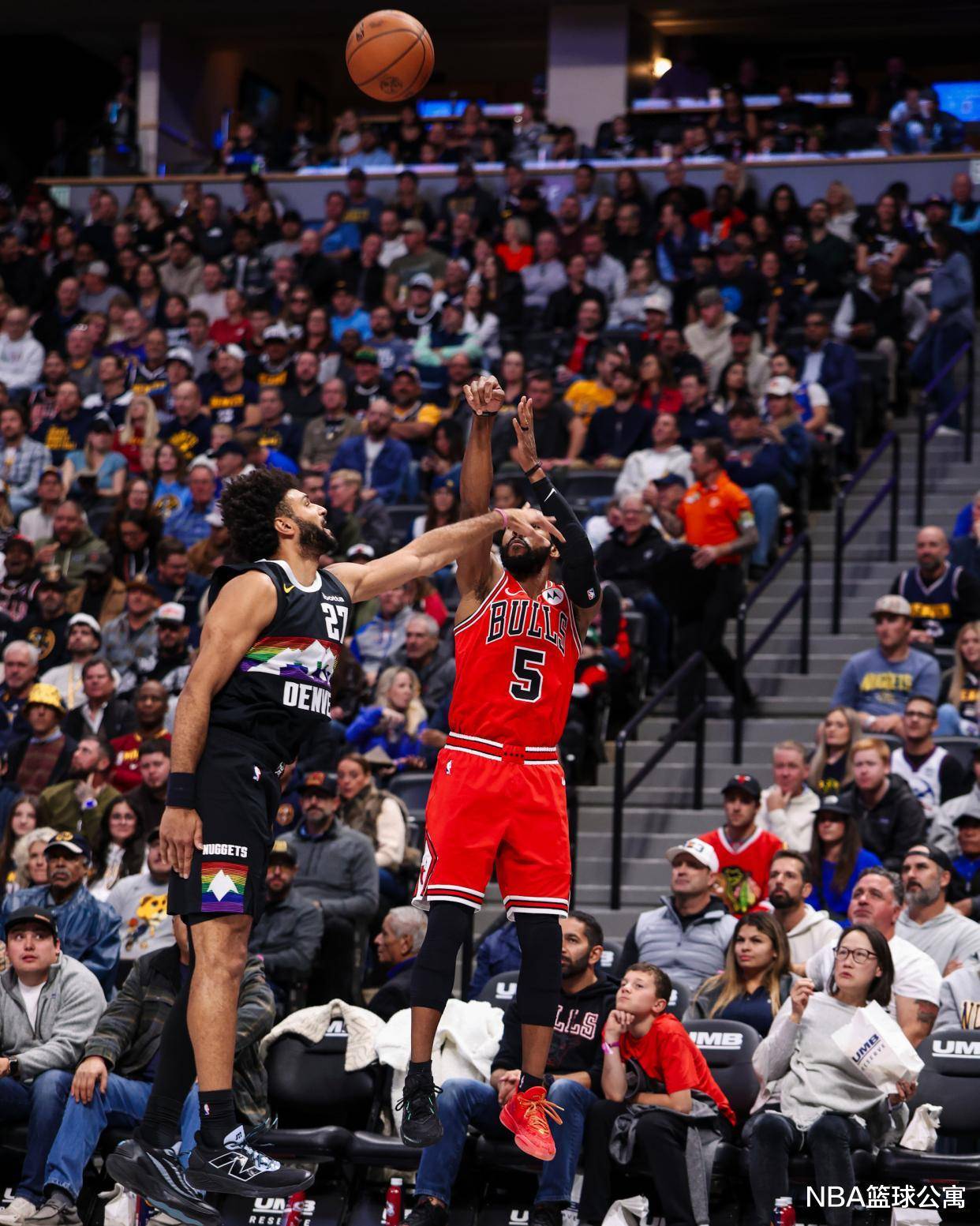 掘金绝杀塞尔维亚男篮，哈登完成帽子戏法的简单介绍