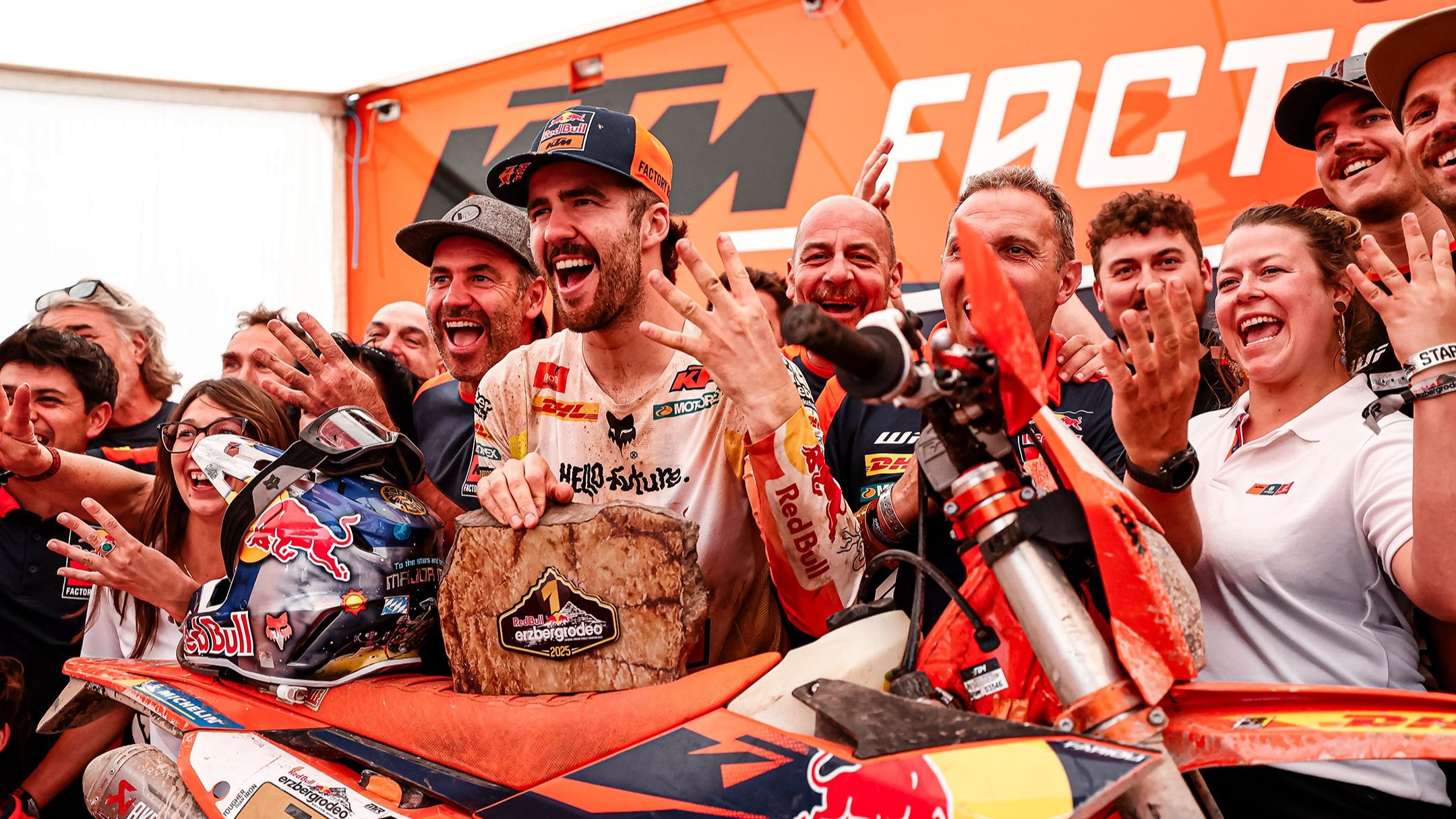 关于索伯车队横扫雷诺车队，拉塞尔关键制胜的信息