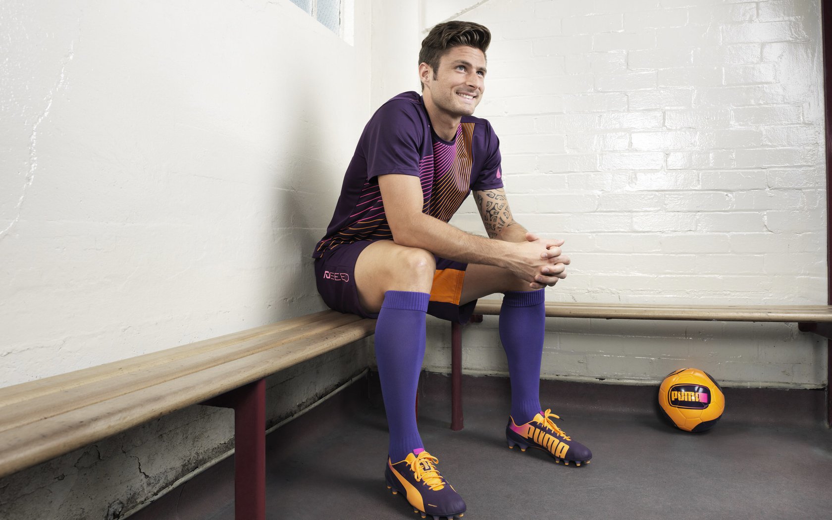 鏖战北非，巴雷拉一锤定音，哥斯达黎加力克阿尔及利亚