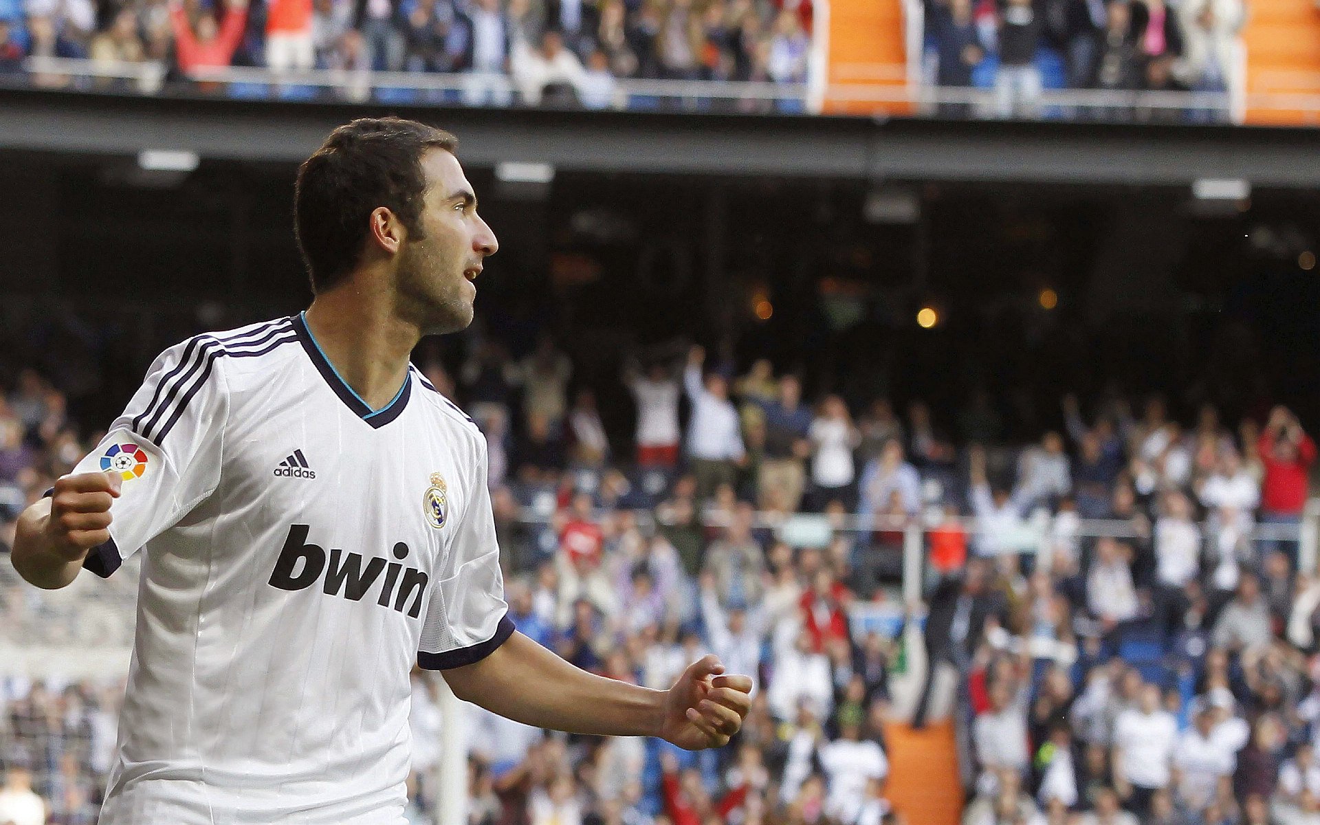 从NBA到世界杯，掘金强势晋级背后的国际篮球新叙事—当福克斯在美加墨赛场接管比赛